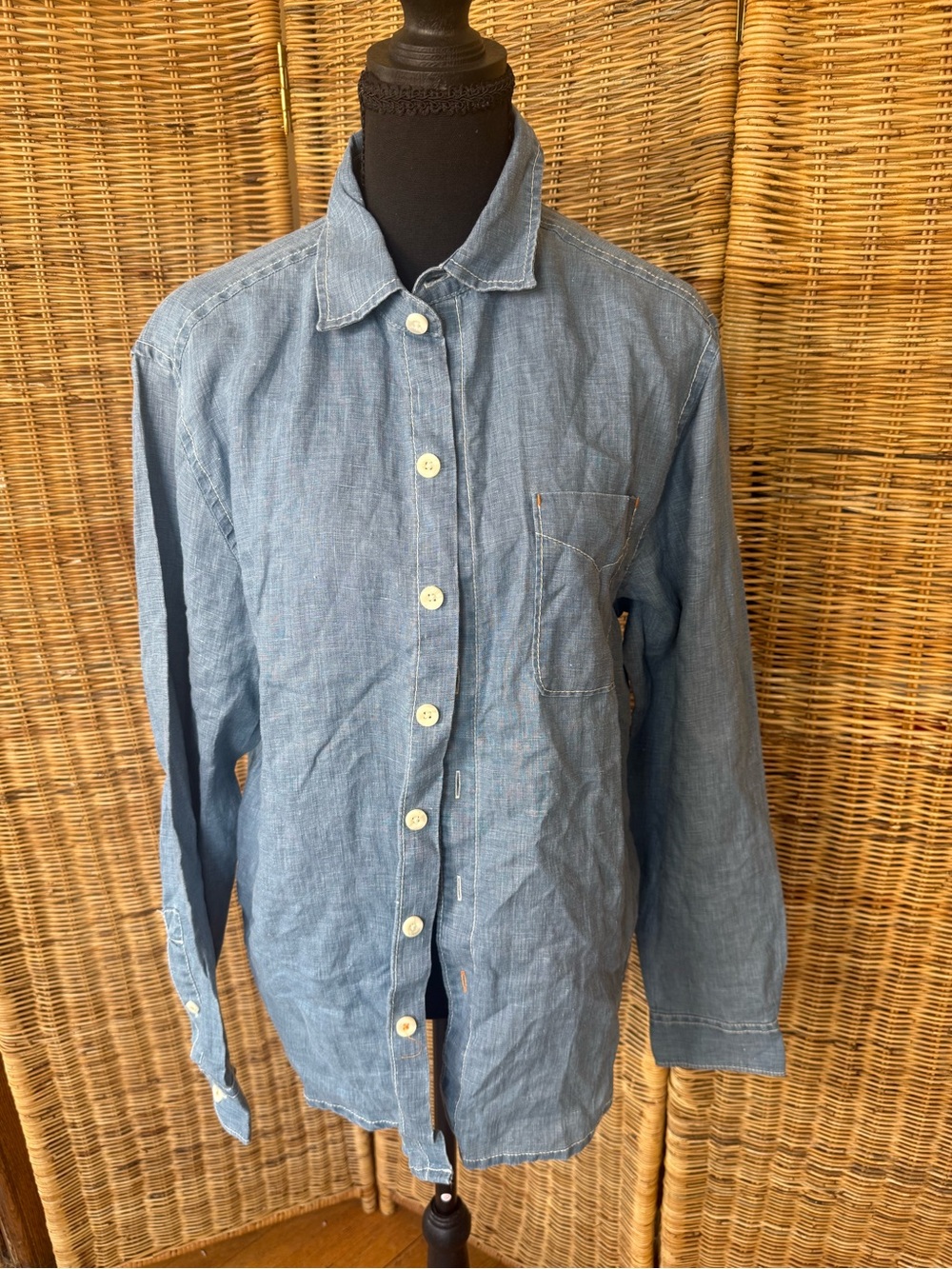 NWT Tommy Bahama Light Blue Button-Down Chambray 100% linen Shirt